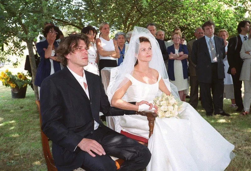 © abaca 13473-26 pleneuf-val andré, côtes d'armor, 17 07 99 mariage charlotte valandrey et d'arthur <motcle99> valandrey charlotte valandrey charlotte < motcle99> , 13473 26 france