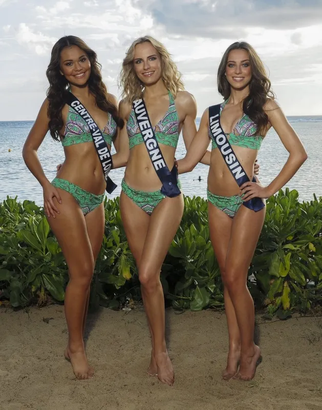 exclusif ile de la reunion   voyage de preparation a l'election de miss france 2022 - photo de groupe par region