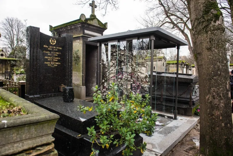 michel berger and france gall family vault at montmartre cemetery - paris