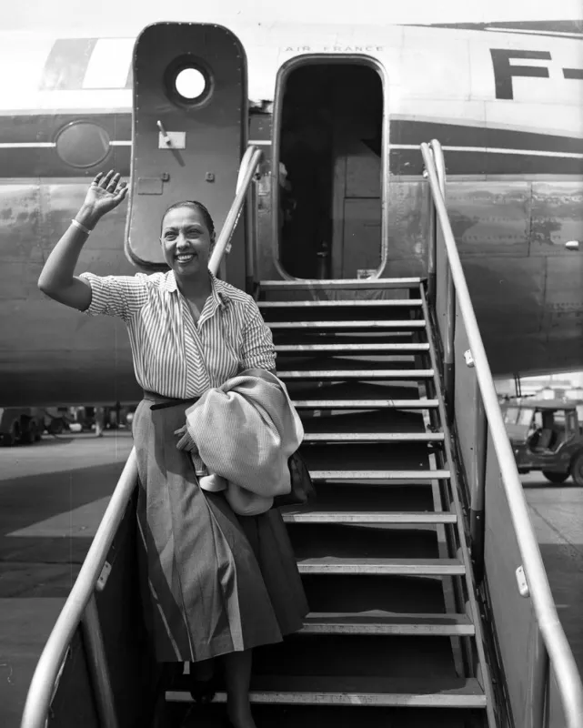 josephine baker, the 'darling' of the paris folies bargere, at london airport, uk, on may 25, 1953 photo by pa archive abacapresscom , 599545 002 londres london royaume uni united kingdom