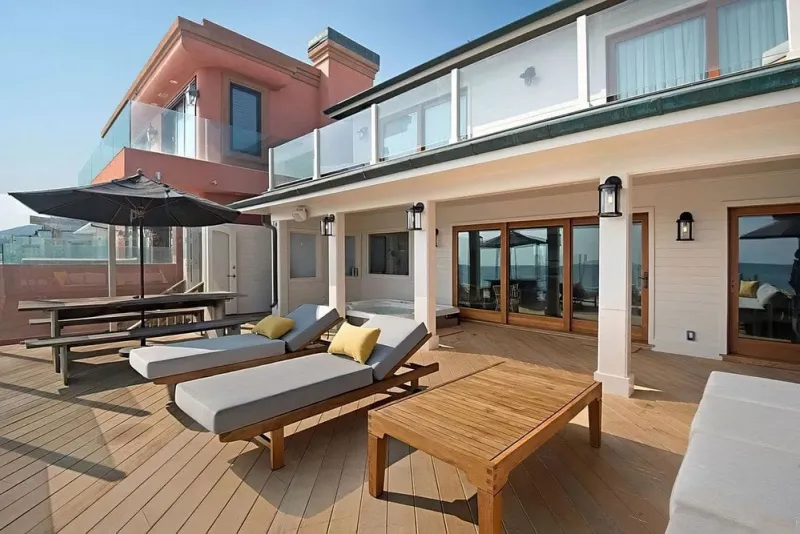 leonardo dicaprio sold his oceanfront home for 103 million - malibu