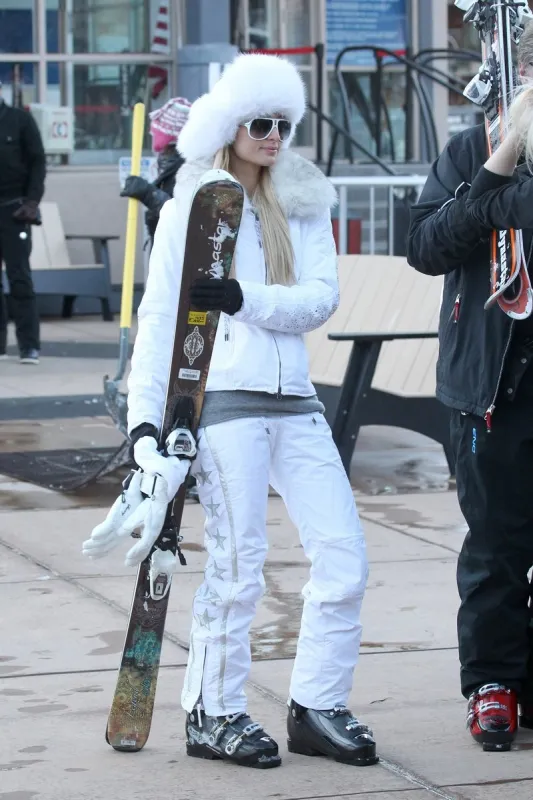 exclusive - paris hilton   snow bunny - aspen