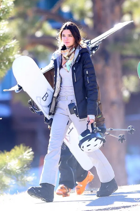exclusive - harry styles and kendall jenner enjoying together - mammoth lake