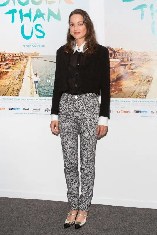 marion cotillard attends the 'bigger than us' paris premiere at cinema pathe opera on september 21, 2021 photo by nasser berzane abacapresscom , 781164 005 paris france