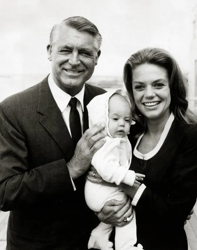 cary grant with his fourth wife dyan cannon and their baby daughter jennifer on a visit to england, 1966 , 596682 147 hollywood