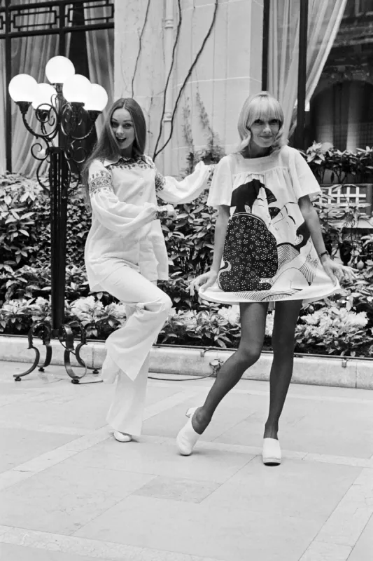 actresses geneviève grad and dany saval present sport creations of andré leroux, on october 20, 1971 for the spring-summer 1972 collection show at plaza athénée, in paris (photo by afp)