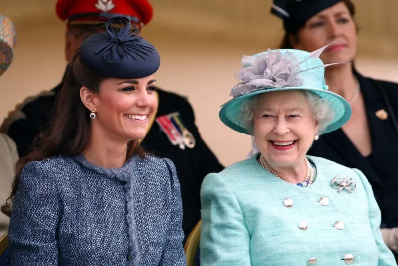queen elizabeth ii and duchess of cambridge during their diamond jubilee visit to vernon park in nottingham, uk, wednesday june 13, 2012 photo by david jones pa wire abacapresscom