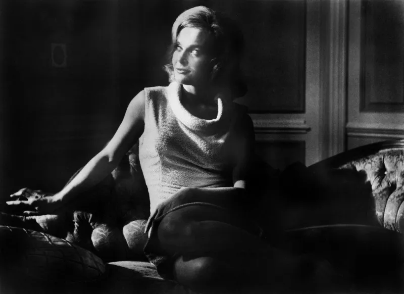 shirley eaton, woman, actress, celebrity, entertainment, historical