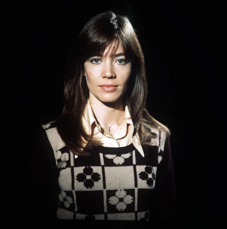 the french pop singer francoise hardy in 1974 photo by georges carlier dpa abacapresscom <motcle99> archive (photos) archives (photos) file archives file picture < motcle99>