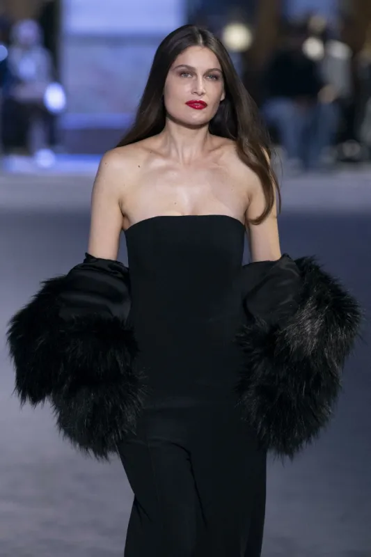 laetitia casta at ami fall winter 2022-23 runway during paris fashion week menswear january 2022 - paris, france