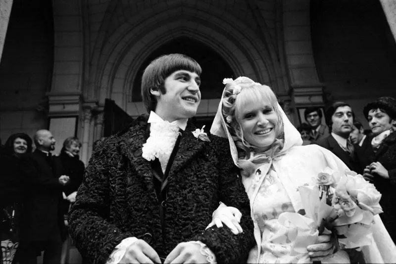 photo taken on december 16, 1968 shows french singer serge lama during his wedding with daisy brun in paris (photo by afp)