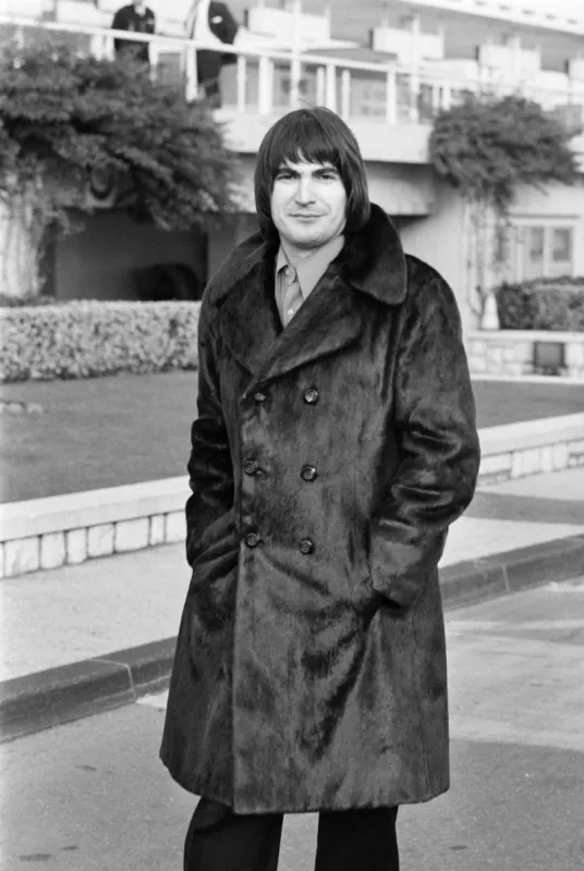 a portrait taken on january 1975 shows french singer serge lama during the music world's largest annual trade fair, midem, in cannes, southeastern france afp photo (photo by stringer   afp)