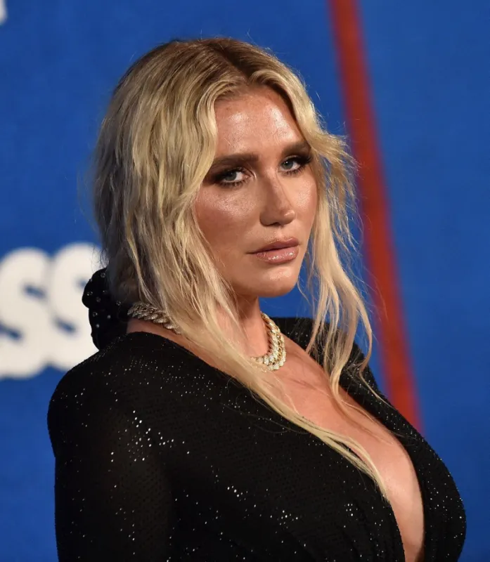 kesha arriving to the ‘ted lasso’ season 2 premiere at pacific design center on july 15, 2021 in west hollywood, ca© oconnor aff-usacom , braff20210716 200 west hollywood etats-unis united states