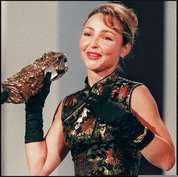 cesars-second role feminin