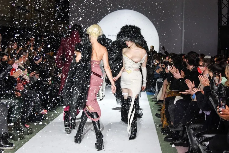 pfw - michaela starks models for pressiat