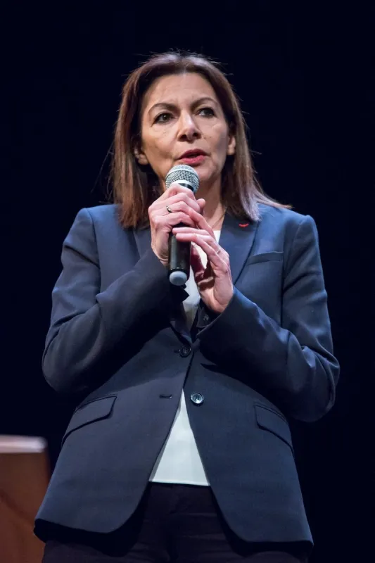 sos ukraine - solidarity meeting with kiev resistance fighters - paris