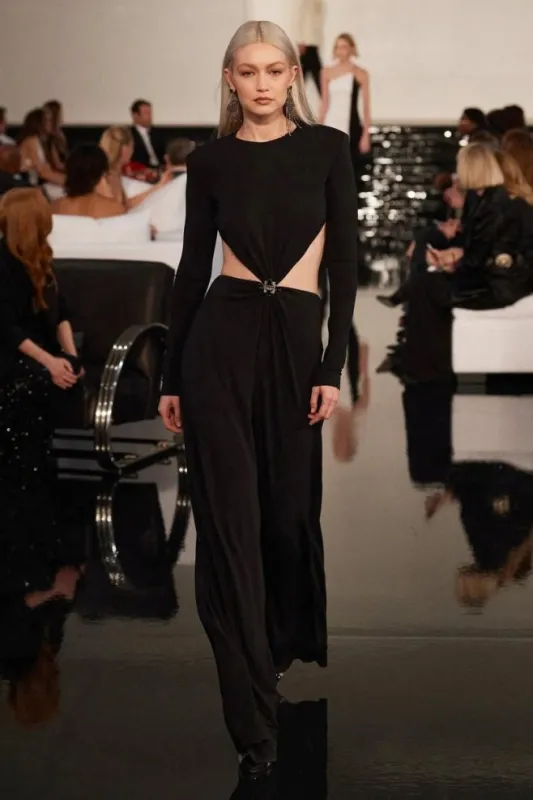 gigi hadid at ralph lauren show - nyc