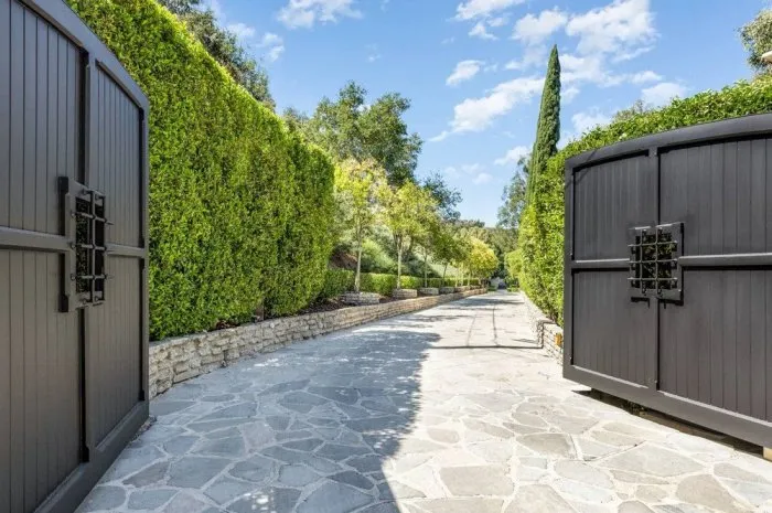 katy perry and orlando bloom are selling their mansion - la