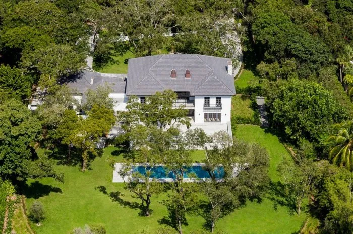 elle macpherson sells her mansion for usd 29 million - miami