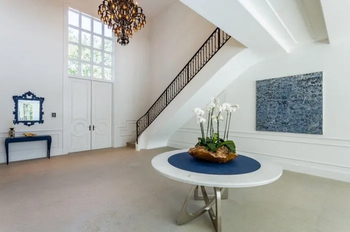 elle macpherson sells her mansion for usd 29 million - miami