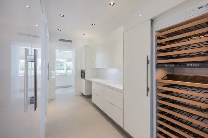 elle macpherson sells her mansion for usd 29 million - miami