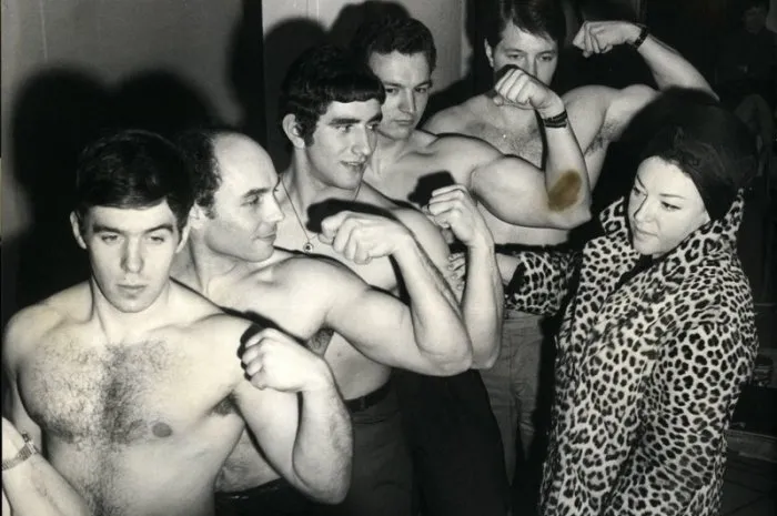 singer regine died at