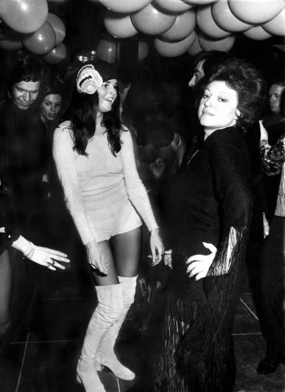 singer regine died at