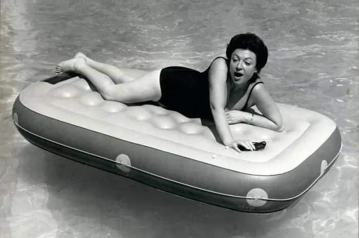 singer regine died at