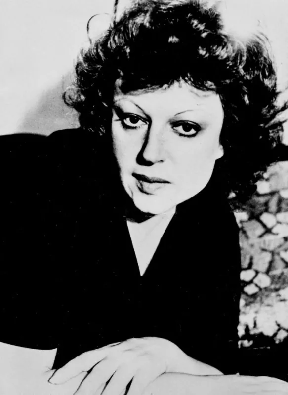 singer regine died at