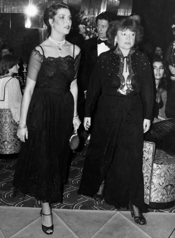 singer regine died at