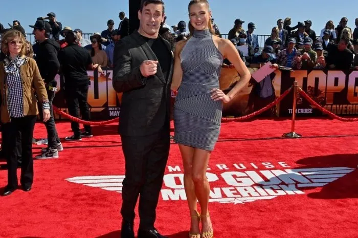 jon hamm and anna osceola attend the top gun  maverick premiere in san diego