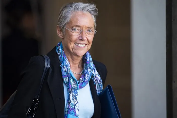 transport minister elisabeth borne leaves the elysee palace after the cabinet meeting on september 18, 2019 in paris, france photo by eliot blondet abacapresscom , 700508 030 paris france