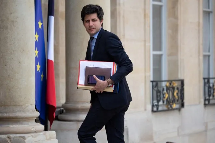 weekly cabinet meeting - paris