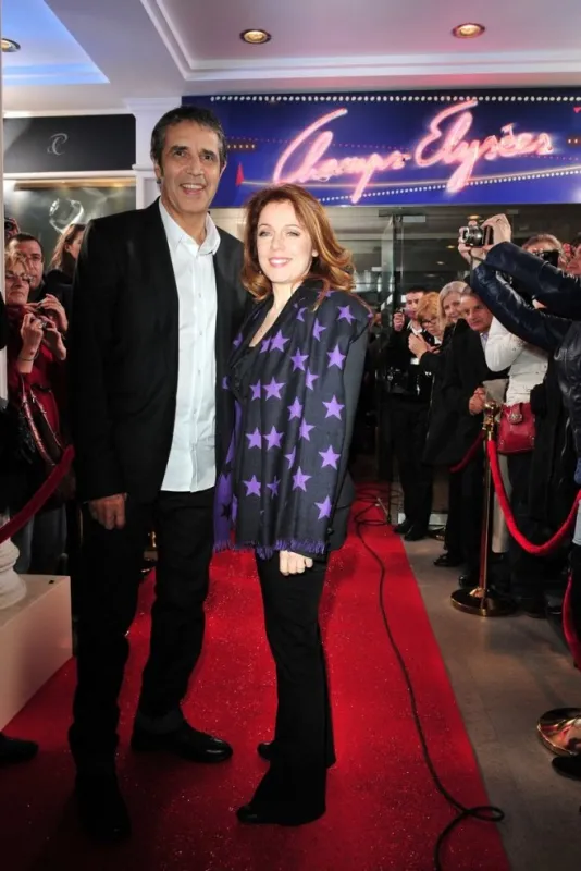 isabelle boulay, julien clerc lors de l'enregistrement de l'emission champs elysees, paris, france, novembre 2011 photo max colin abacapresscom , 720798 048 paris france