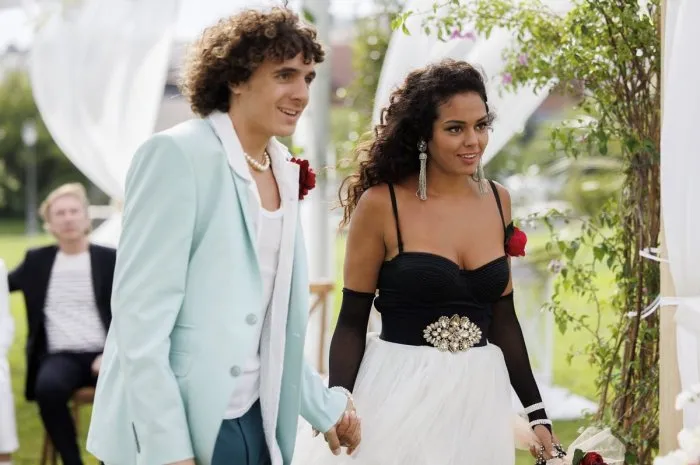 © olivier martino - ftv - telfranceprime 29horya benabet (betty solano)tim rousseau (kilian corcel)