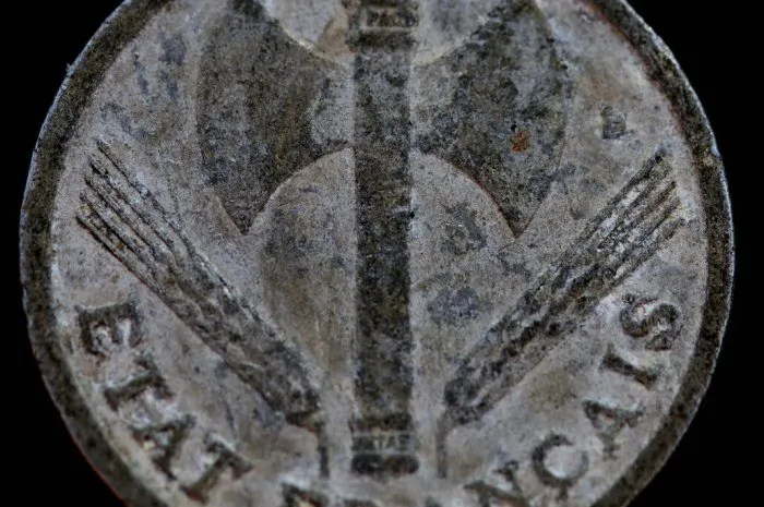 1942 1 franc vichy french state - light type coin obverse side