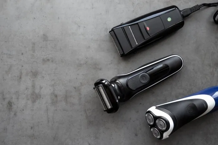 electric razor of different types close-up razor male set