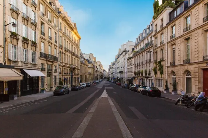 streets of paris,urban scene