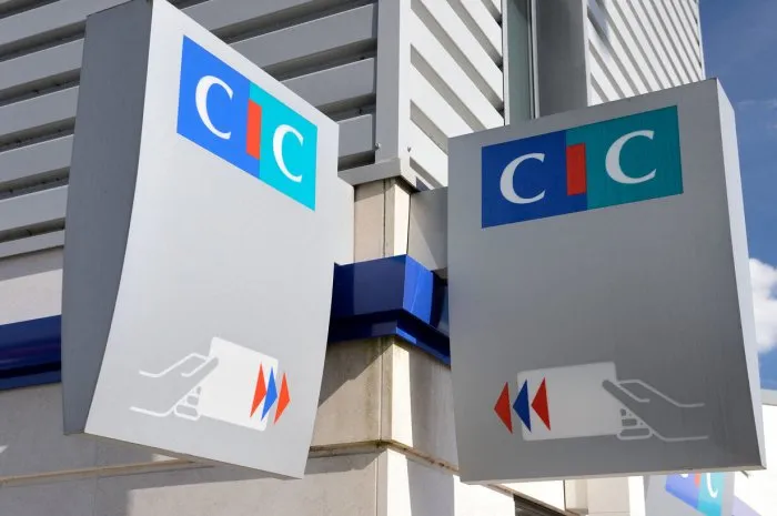 enseigne de la banque cic