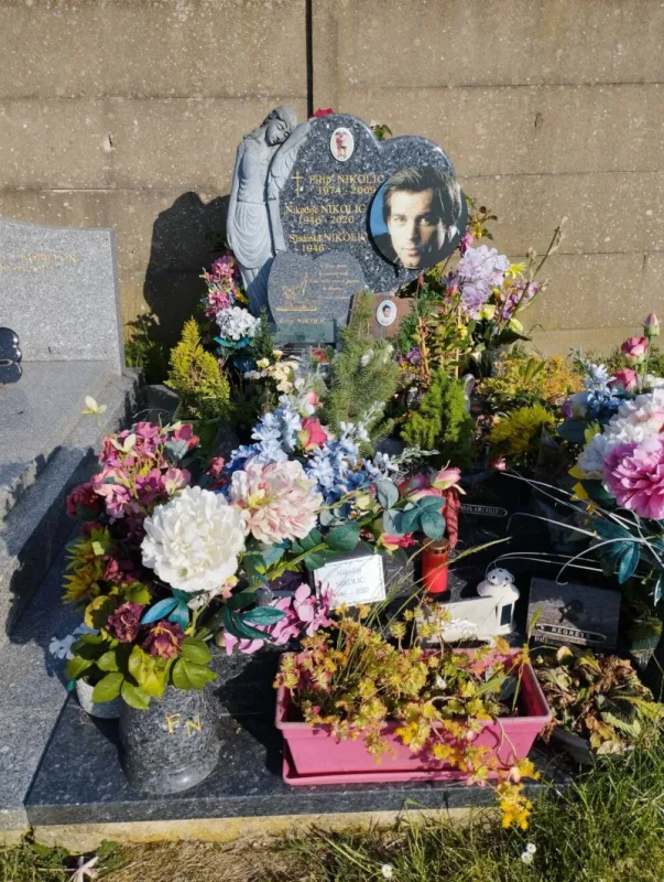 La tombe du chanteur