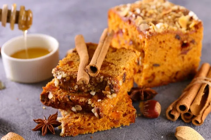ginger bread with honey and spice