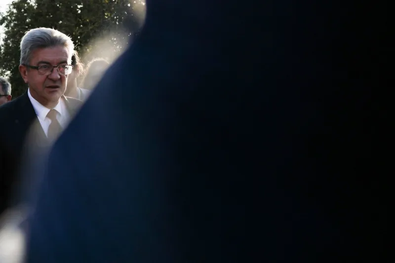 jean-luc mélenchon fait la promotion de son livre - bordeaux