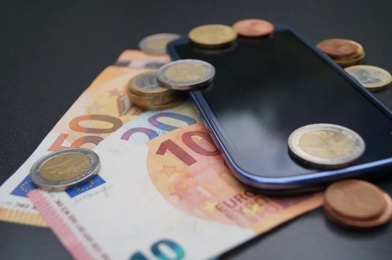 purchase, contract, telephony, sms, repair how much does the smartphone cost?