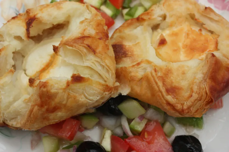 hot goat cheese puff pastry hot appetizer