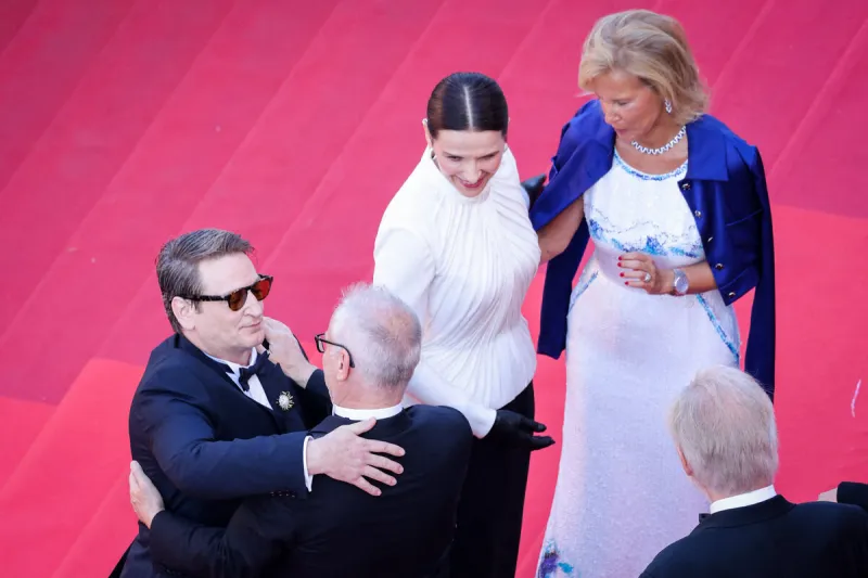 benoît magimel et juliette binoche sur le tapis rouge de la passion de dodin bouffant lors du 76ème festival de cannes au palais des festivals le 24 mai 2023 à cannes, france photo by david boyer abacapresscom