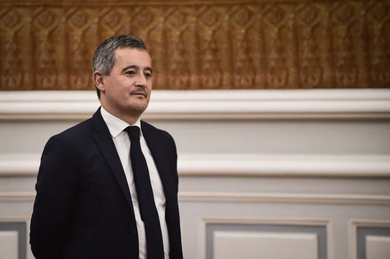 la pièce je me porte bien sur la scène du ministère de l'intérieur - paris