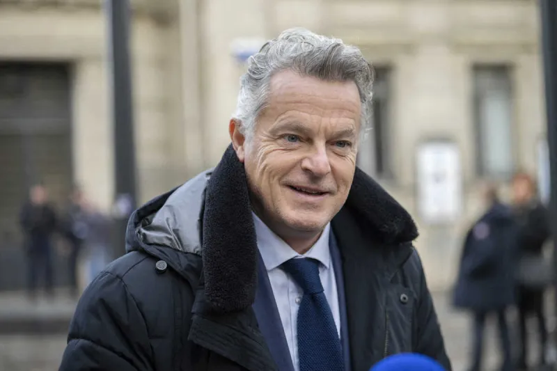 les dirigeants politiques rencontrent macron - saint-denis