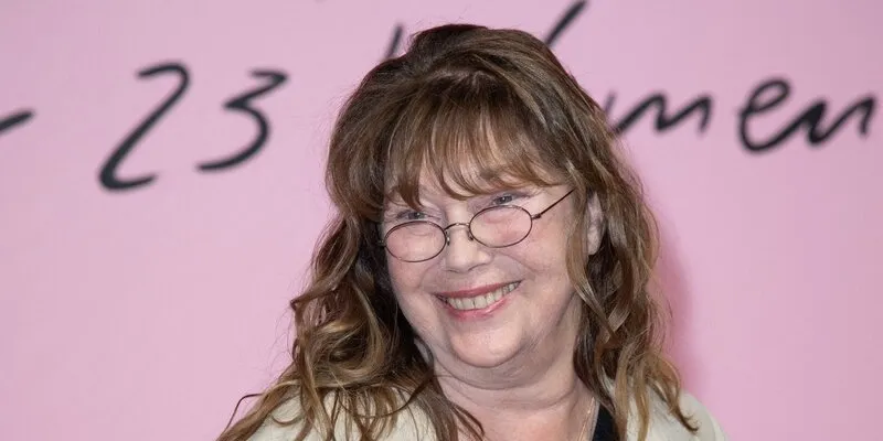 jane birkin assiste au défilé acne studios womenswear printemps été 2023 dans le cadre de la semaine de la mode à paris, france, le 28 septembre 2022 photo par aurore marechal abacapresscom