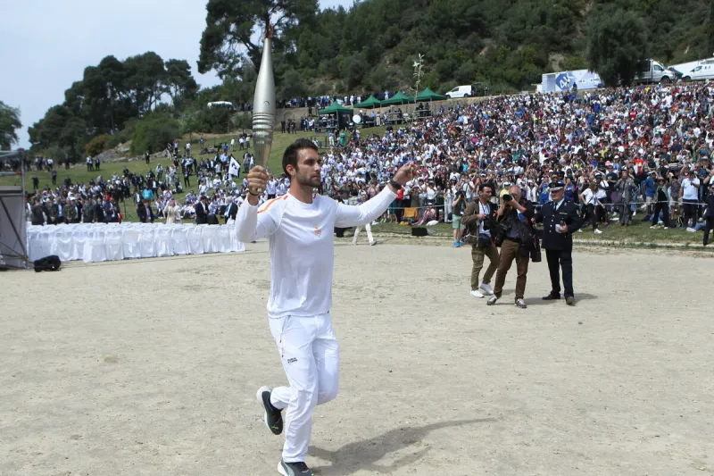 cérémonie d'allumage de la flamme olympique - olympie