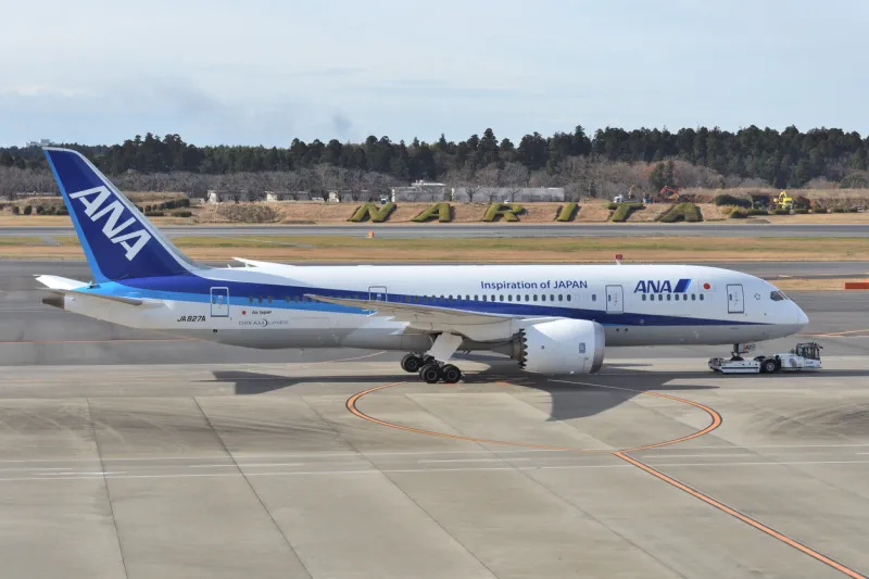 chiba, japan - december 19, 2020 all nippon airways (ana) boeing b787-8 dreamliner (ja827a) passenger plane